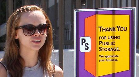 Christina Ricci Calls Single and Lookin’ for Storage  in Jeans of the Day