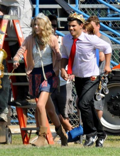 Spotted on Set: Taylor Lautner and Taylor Swift!