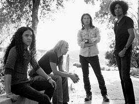 Alice In Chains Reunite, Ready Black Gives Way To Blue