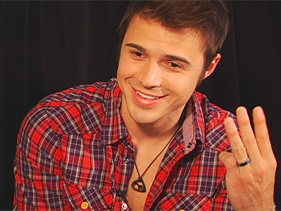 American Idol Kris Allen Answers Fans’ Burning Questions