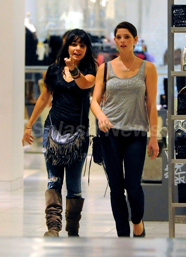 Vanessa And Ashley Shop Till They Drop
