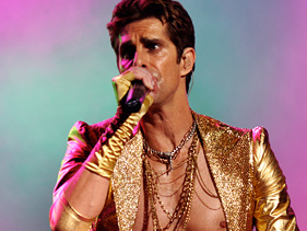 Jane’s Addiction, Killers Turn Up Heat On Lollapalooza’s Last Day