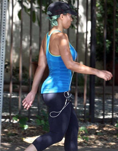 Melyssa Ford Takes Her Unknown Booty For A Walk