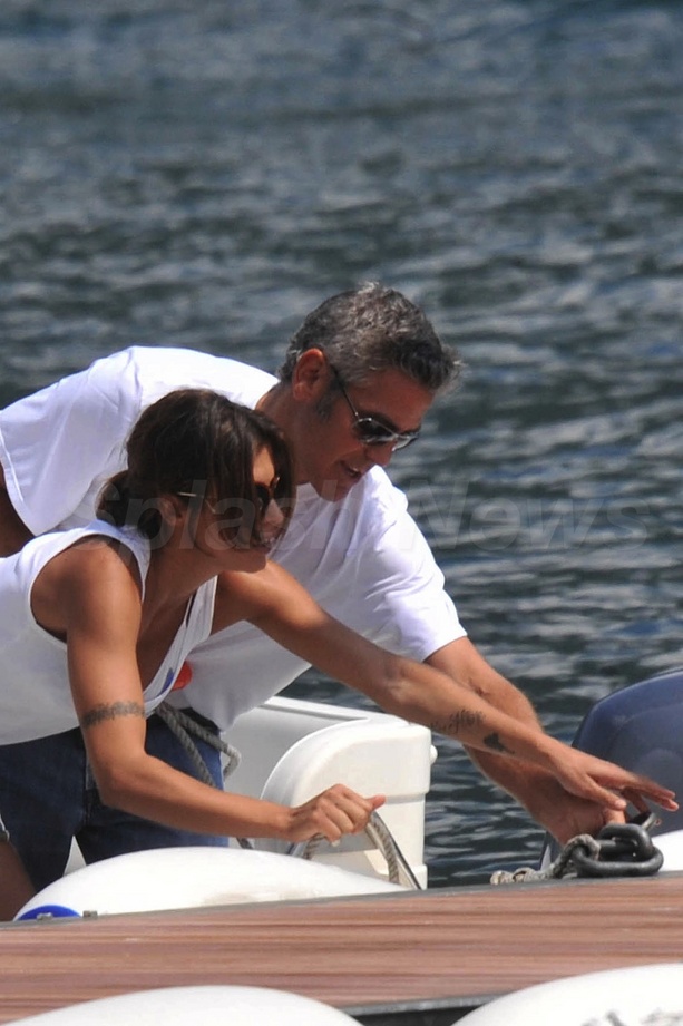 George Clooney Loves To Motorboat!