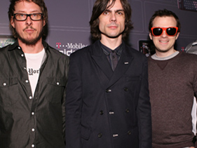 Weezer’s New Album Will Get ‘Back To The Rock Element’