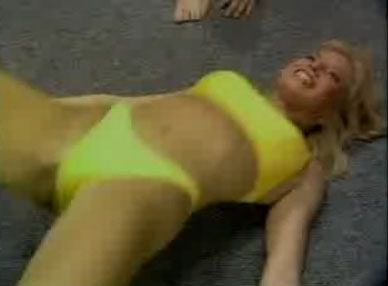 Hollywood Tuna’s AmaTuna Moment – Traci Lords Pumps It Up!