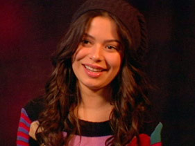 Miranda Cosgrove Says VMA Crowd Went ‘Crazy’ Over Kanye West’s Rant