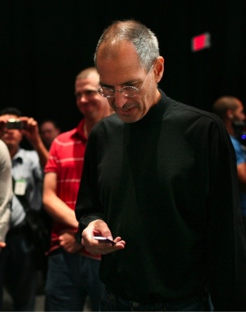 Steve Jobs Psychodrama Unfolds at Apple’s iPod Event