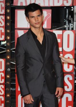 VMA Fashion Face-Off: Taylor Lautner vs. Tristan Wilds