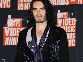 Russell Brand Defends Kanye West’s VMA Tirade