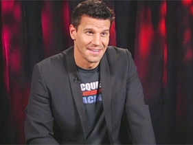 ‘Bones’ Star David Boreanaz Hints At Zooey Deschanel Guest Spot