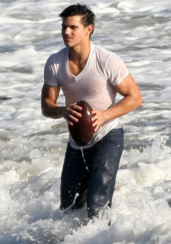 Taylor Lautner in Rolling Stone: Sexy!