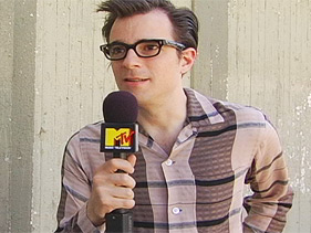 Weezer Clones Get Violent In ‘I Want You To’ Video