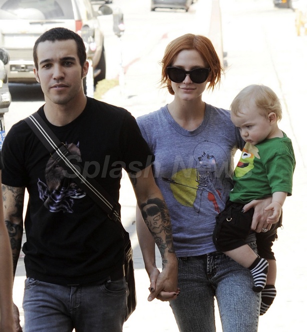 Ashlee Simpson And Pete Wentz Selling House