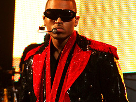 Chris Brown Gets Back To The Music With Powerhouse Performance