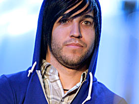 Cobra Starship’s Gabe Saporta Gets Revenge On Pete Wentz At Los Premios MTV