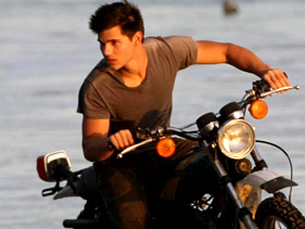 Taylor Lautner Shows Off His Bod In Rolling Stone Shoot