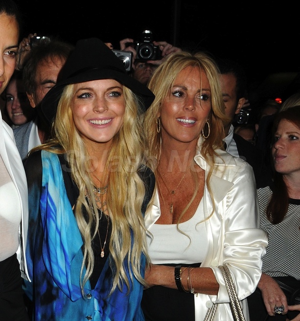 Dina Lohan: Lilo Is A "Genius"