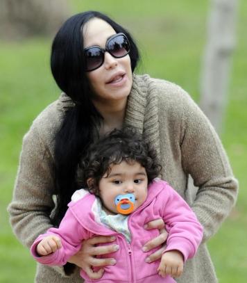Octomom on Embryos: Use ‘em or Lose ‘em!