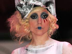 Lady Gaga Is ‘Speechless’ At L.A. Museum Of Contemporary Art Gala