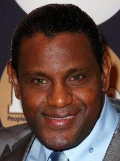 Sammy Sosa Pictures: Bleached Skin From Steroid Use, or Rejuvenation Process?