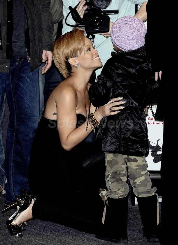 Rihanna Looks After Her Fans