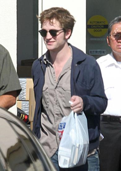Robert Pattinson is Hot, Not Romantic