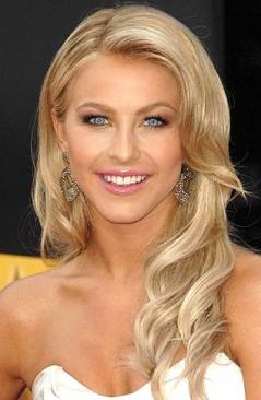 Celebrity Hair Affair: Julianne Hough
