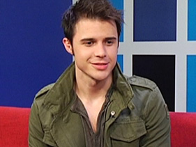 ‘American Idol’ Winner Kris Allen Made Writing A Priority On His Debut