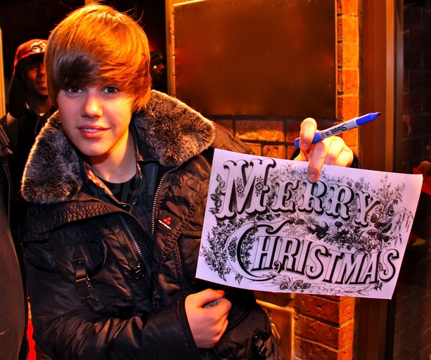 Justin Bieber Wishes You A Merry Christmas