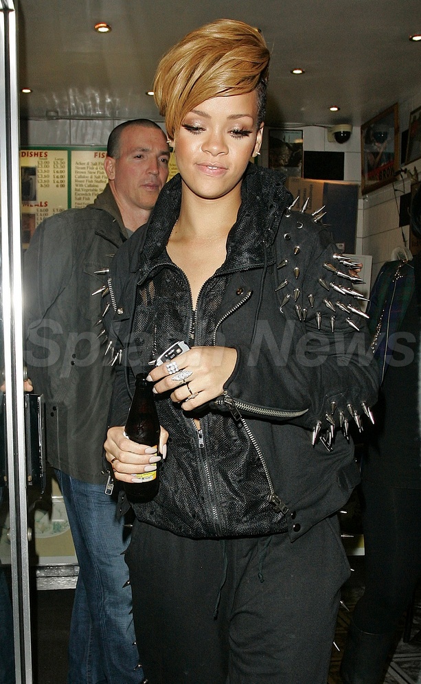 Rihanna Would Rather Go Naked