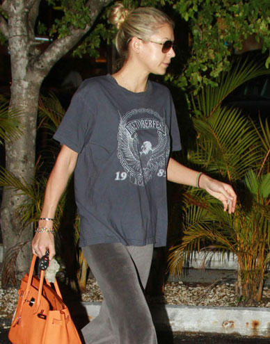 Anna Kournikova Is A Hot Mess