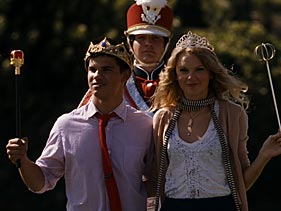 Taylor Swift And Taylor Lautner Reportedly Split Up