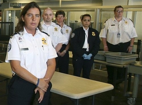 The Gawker Guide to Getting Past Airport Security This Holiday Travel Season