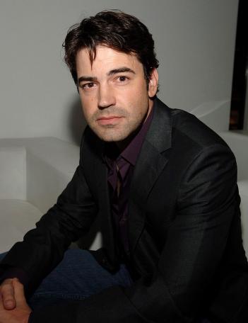 Ron Livingston Sues Over Rumors on Wiki, Facebook