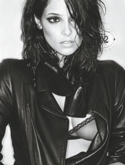 Ashley Greene is Hot