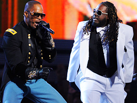 Jamie Foxx Apologizes To Jay-Z For Auto-Tune Vocals On ‘Blame It’