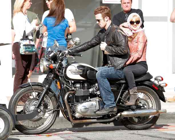Christina Aguilera & Cam Gigandet Film ‘Burlesque’
