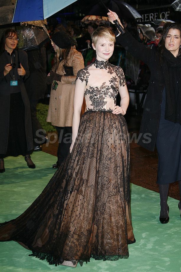 Mia Wasikowska At The ‘Alice In Wonderland’ Premiere