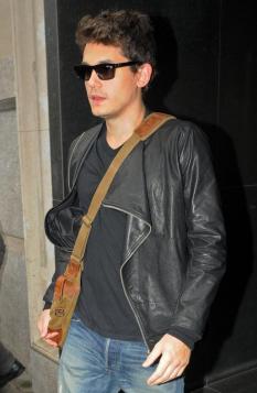 NOOOO! John Mayer Allegedly Brags About Taylor Swift Hook-Up