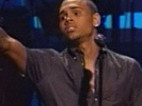 Chris Brown Pumps Up ‘SOS: Help For Haiti’ Crowd