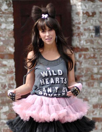 Jennifer Love Hewitt Hides Her Birthday Butt