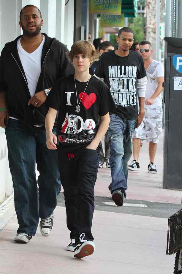 Justin Bieber Hits The Miami Streets