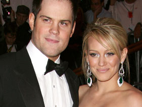 Hilary Duff Engaged To Mike Comrie