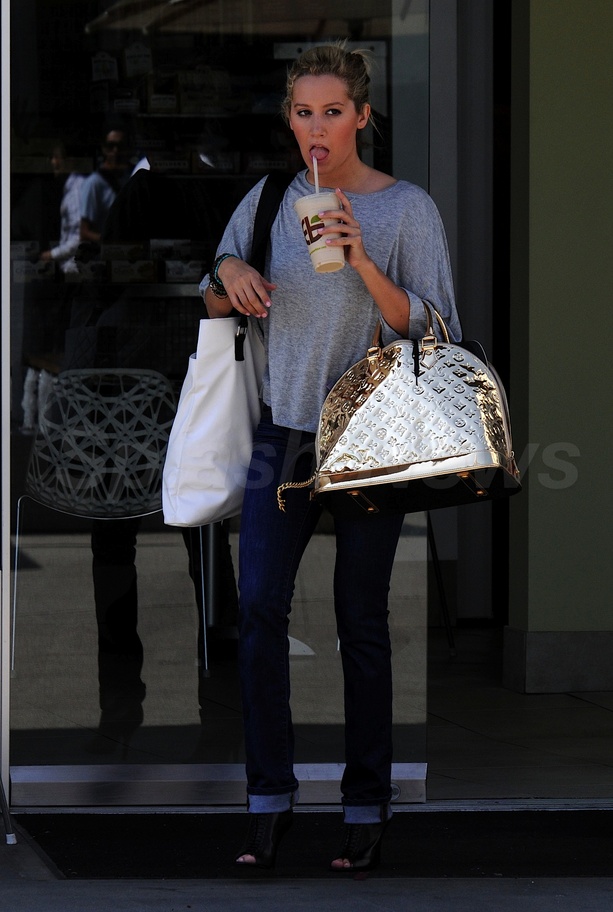 Ashley Tisdale Shakes It Up