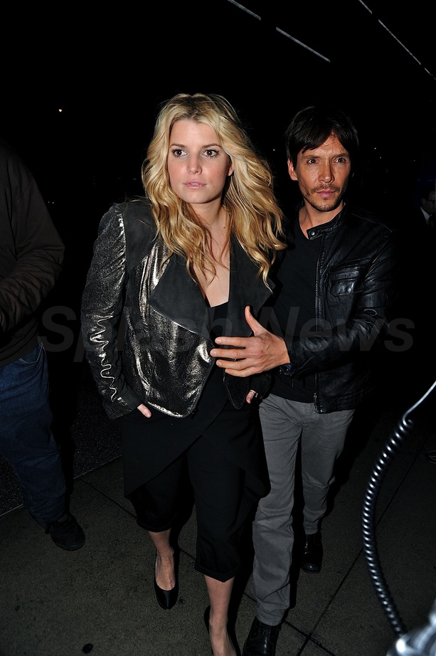 Jessica Simpson Still Trusts