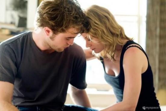 Robert Pattinson Lacks Confidence