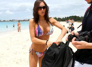 Hollywood Tuna’s AmaTuna Moment – Marta Gut Works The Beach