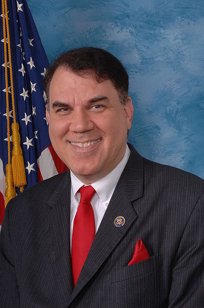 Rep. Alan Grayson deflects clumsy Palin attack using two things Sarah does not possess, humor and intelligence.