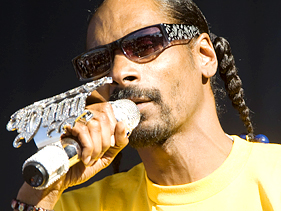 Perez Hilton’s SXSW Party Features Crowd-Pleasing Snoop Dogg, Hole Sets